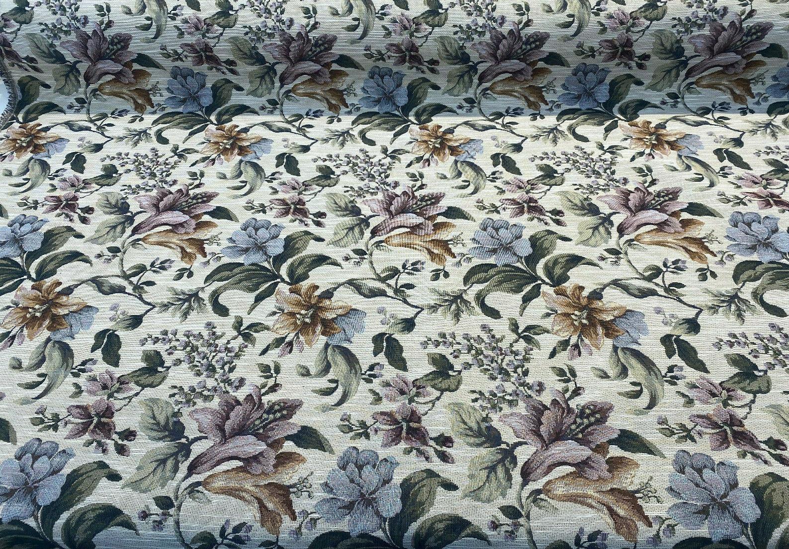 Belgique Tapestry Collection - Floral pattern on black background