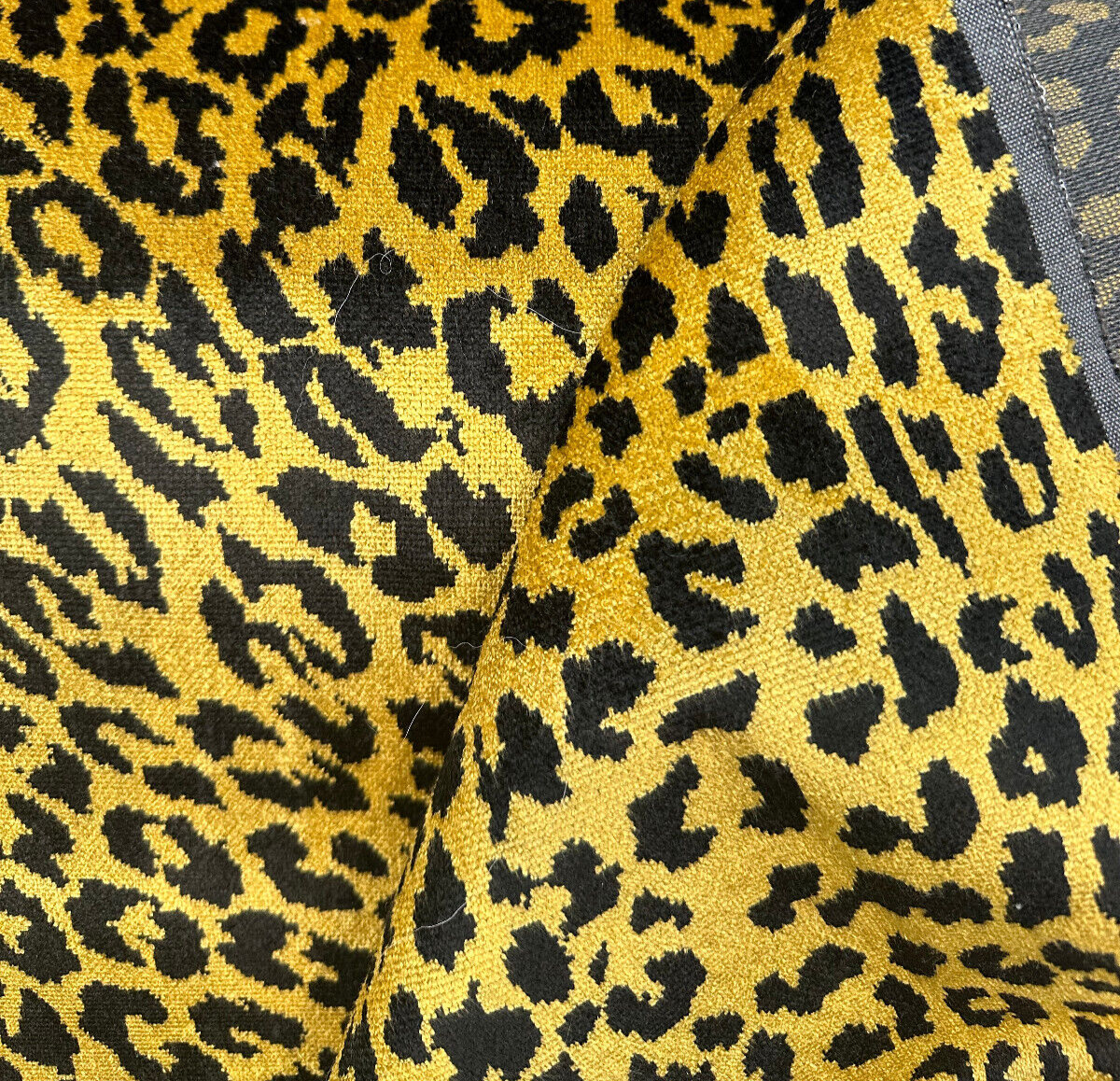 Jacquard Velvet Exotic Leopard Black Gold Heavy Upholstery Fabric Jacquard Velvet Exotic Leopard Black Gold Heavy Upholstery Fabric